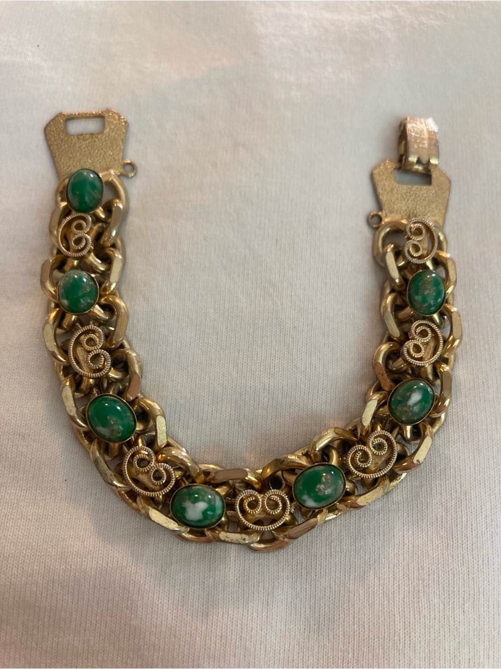 Green Cabochon Gold Tone Vintage Bracelet